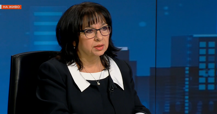 Финансовият министър Теменужка Петкова увери в предаването Панорама че пари