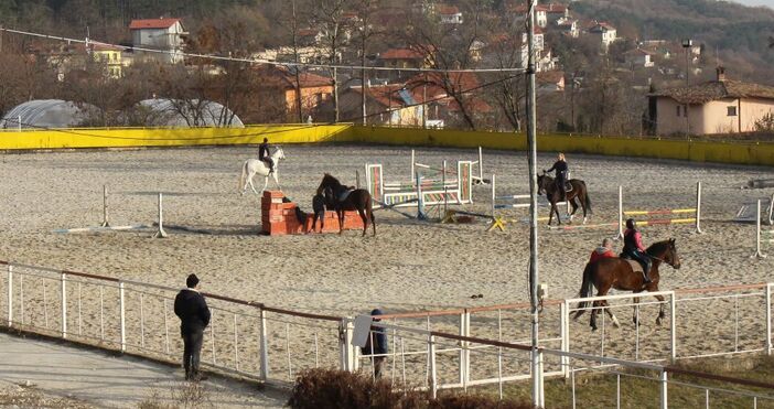 снимки ОП Спорт за всички Атрактивно шоу по прескачане на препятствия