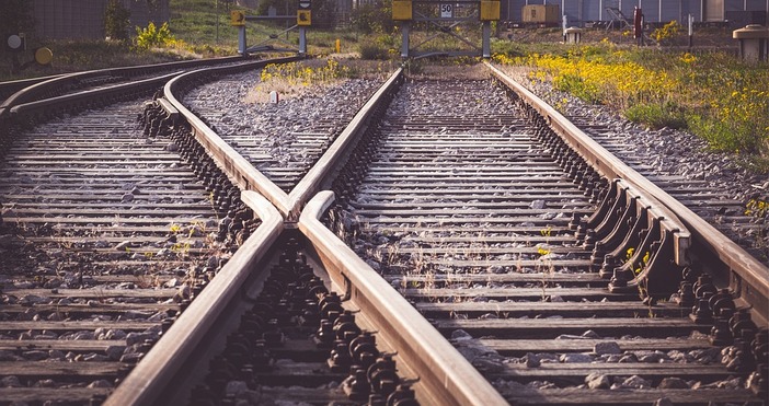 Всички влакове Евростар Eurostar до Лондон са спрени заради неизбухнала