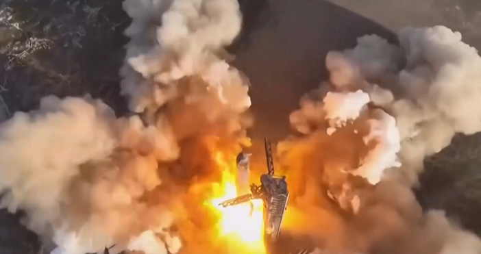 Мегаракетата Starship на компанията SpaceX на Илон Мъск предназначена за