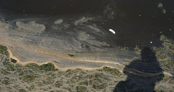 архивВодата край плажа в Аспарухово както и в целия