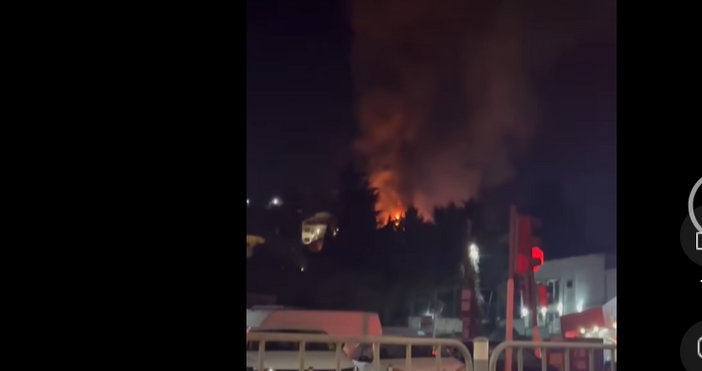 Тревожен инцидент тази нощ във Варна Голям пожар избухна в квартал