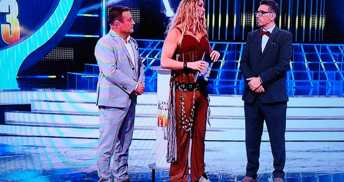 кадри Нова твМладият Вениамин който до този момент оставаше в