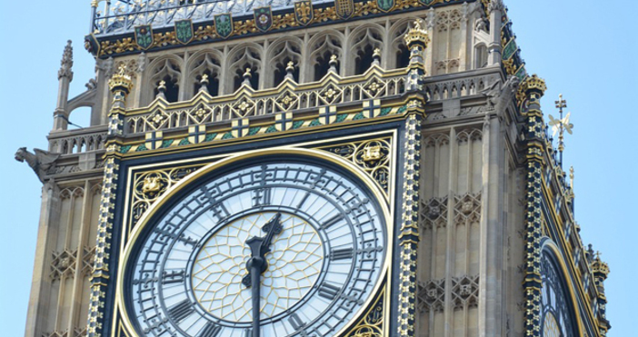 Мъжът изкачил се на кулата Биг Бен в Лондон с