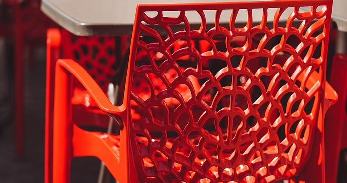 Изключително нагъл случай във Варна Младежи са яли и пили на