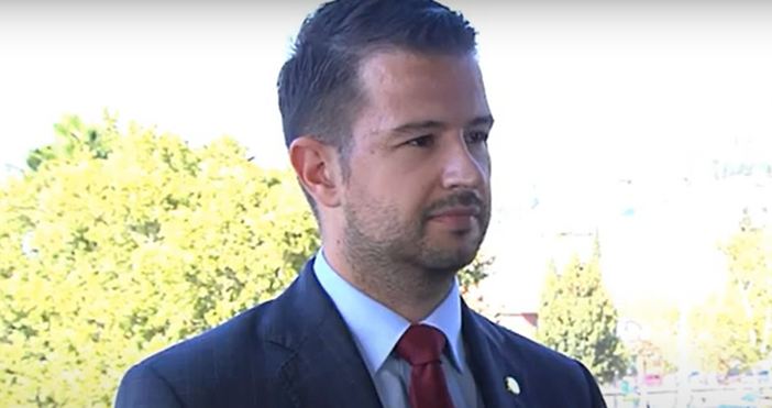 В понеделник и вторник по покана на държавния глава Румен