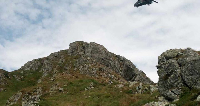 Семейство с две деца е било спасено тази нощ от