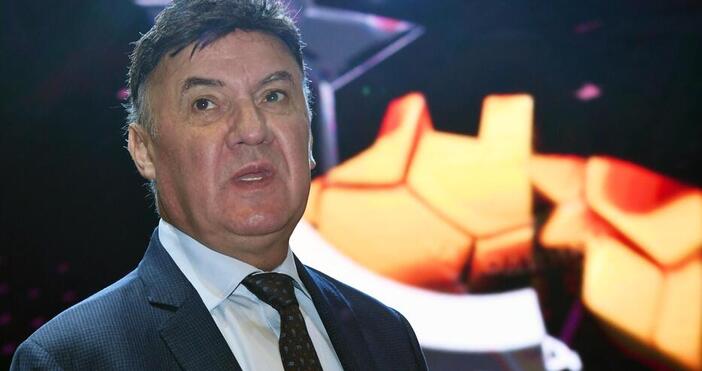 Борислав Бисеров Михайлов е български футболист  вратар Полуфиналист от Световното първенство по футбол САЩ 1994 с Българския