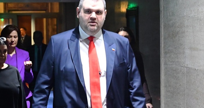 Лидерът на ДПС и парламентарната група ДПС – Ново начало  Делян Пеевски