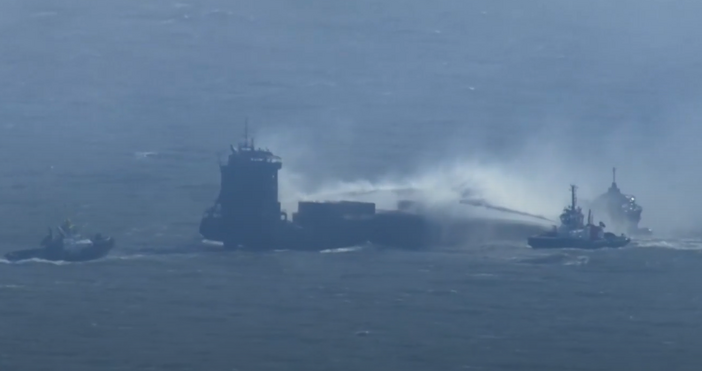 Великобритания е обезпокоена от евентуалните екологични щети от пожара предизвикан