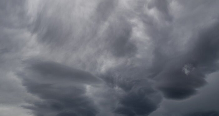 НИМХ обяви жълт предупредителен код за силен вятър за части