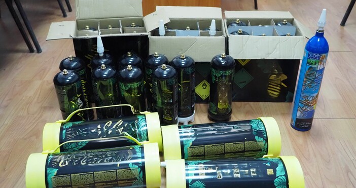 снимки МВРРайски газ електронни устройства тип вейп и марихуана са