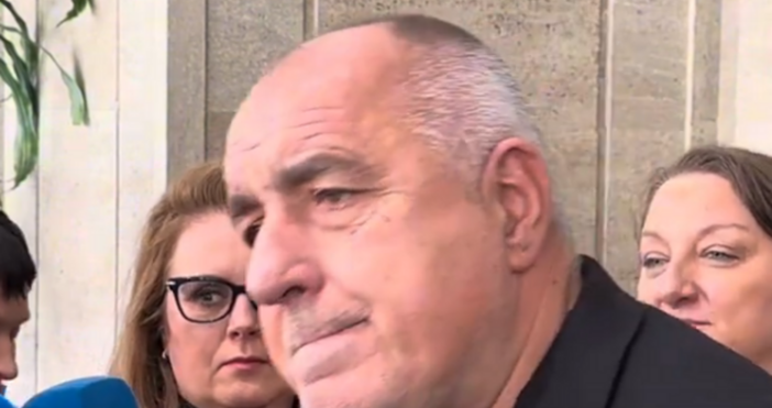 В телефонен разговор с премиера на Република Северна Македония Християн