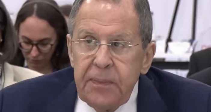 Руският външен министър Сергей Лавров призова в телефонен разговор с