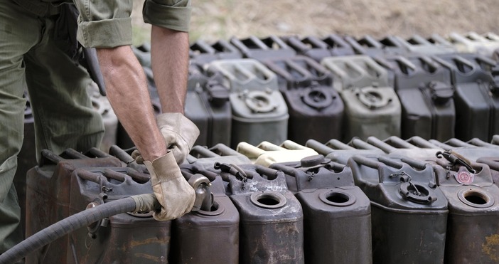 Крадците на гориво от тирове в Монтанско отново се активизираха