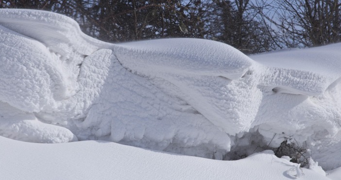 Днес 18 март вече почна да вали сняг препръсква