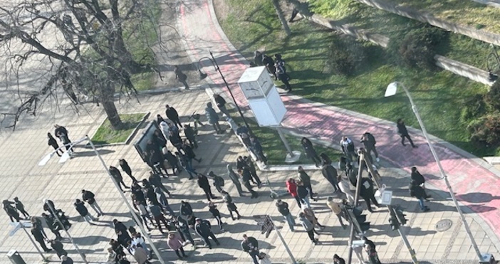 В този момент ресторантьори и служители в заведения в много градове