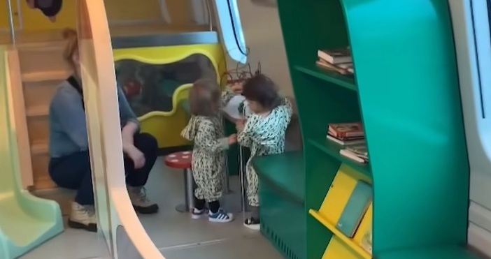 Впечатляващ детски вагон във влак във Финландия смая мрежите Децата със