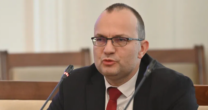 Депутат от опозицията изрази мнение по злободневната тема в парламента   Групата на МЕЧ в парламента