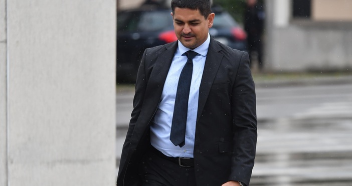 Граждани и симпатизанти на МЕЧ блокираха движението по пл Княз