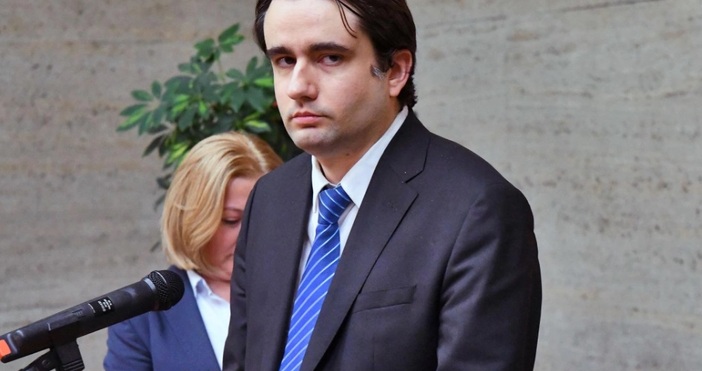 Връчиха обвинителния акт на народния представител от ПП ДБ Божидар Божанов