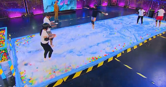 Мая Иванова Кадри Нова ТВСъстезание по хлъзгава насапунисана пързалка бе