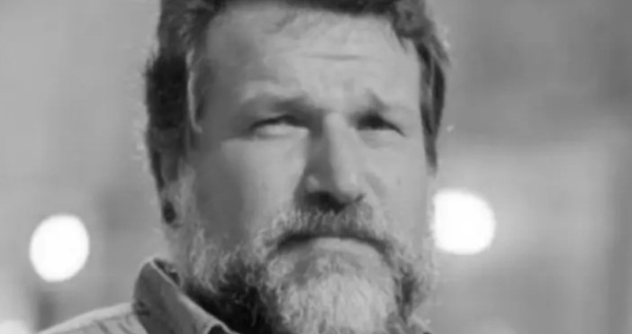 Изпращаме достоен българин в последния му път Поклонението пред тленните останки