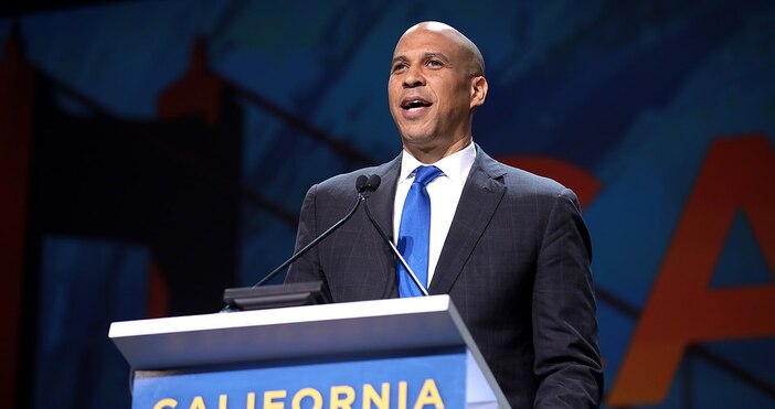 Сенаторът от Демократическата партия от Ню Джърси Кори Букър произнася