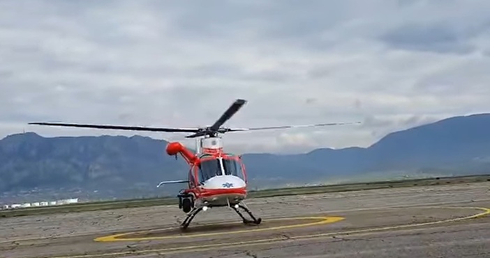 Третият български хеликоптер за оказване на спешна медицинска помощ по