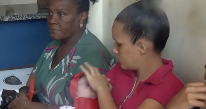 Полицията на Рио де Жанейро разследва случай при който майка