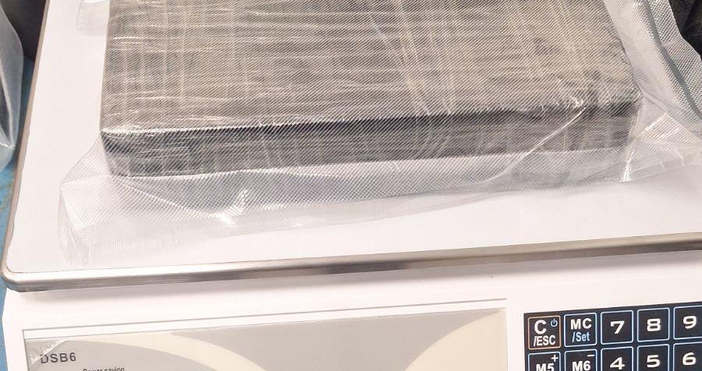 Снимки Агенция Митници Общо 30 пакета съдържащи 30 килограма кокаин са