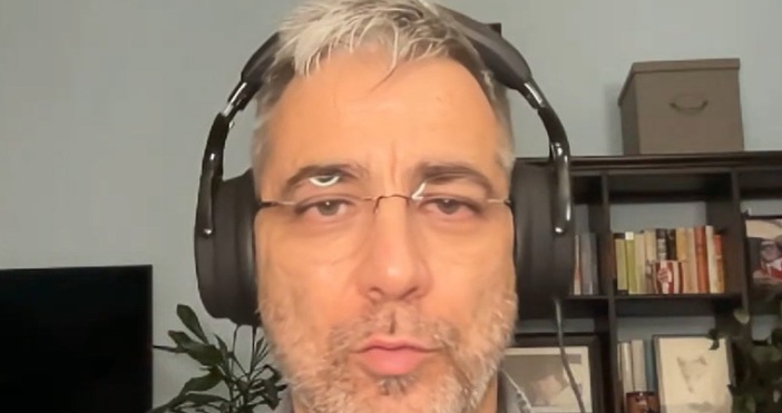 Проф Христофор Караджов е университетски преподавател по журналистика който от