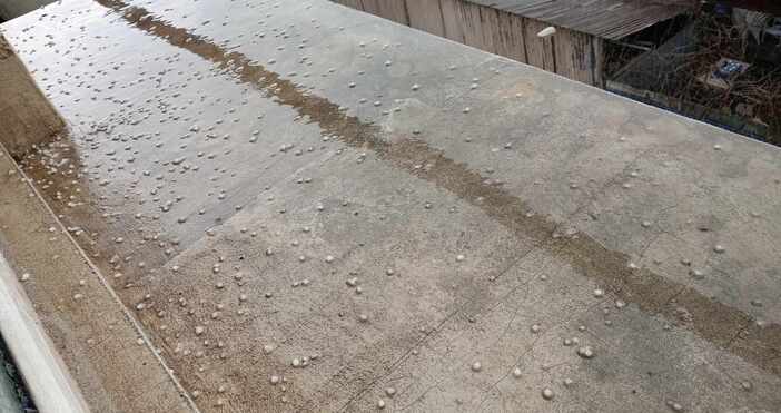 Градушка се изсипа във Варна в ранния съботен следобед Падането