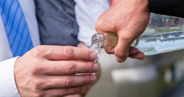 Служители на сектор Противодействие на икономическата престъпност при Областната дирекция