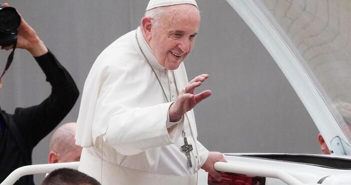 Британският крал Чарлз Трети и съпругата му кралица Камила