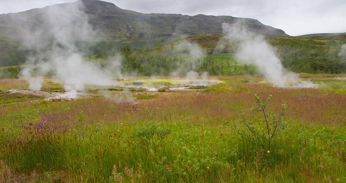 През следващите дни ще има променлива често значителна облачност Ще има и