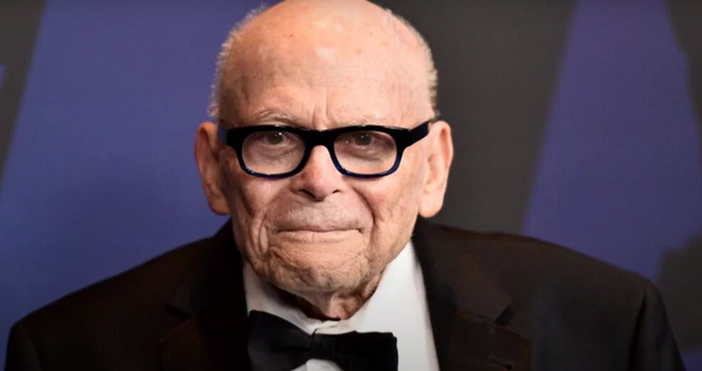 Марвин Леви публицист на режисьора Стивън Спилбърг в продължение на