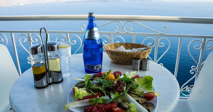 Започна голямото великденско пазаруване в Гърция Има намаления на традиционни стоки