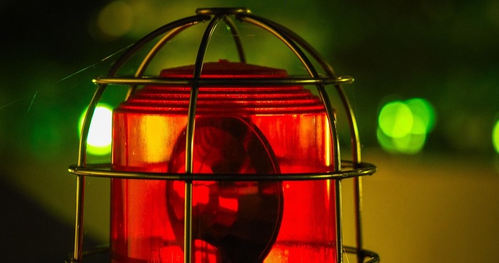 Най малко шестима души са загинали след като хеликоптер превозващ семейство