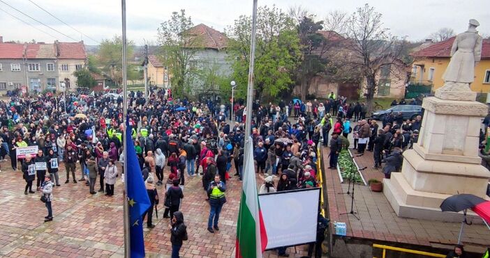 На днешния мащабен протест срещу войната на пътя в Телиш