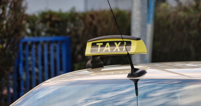 Синдикатът на таксиметровите шофьори обяви протест в гръцката столица Атина