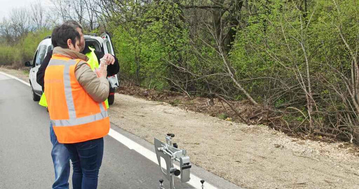 Затворен за движение е пътят между плевенските села Телиш и