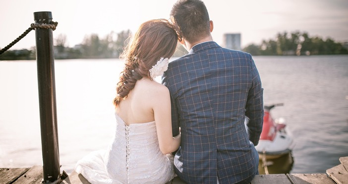 Мъж иска да се сбогува с ергенския си живот и