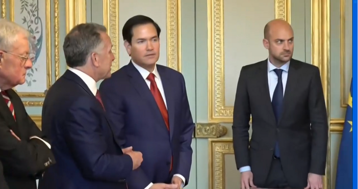 Франция приветства днешните разговори в Париж за Украйна проведени в