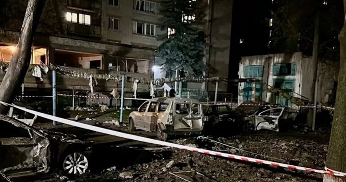 Масирано руско нападение с дронове срещу украинския град Днепър Двама души са загинали