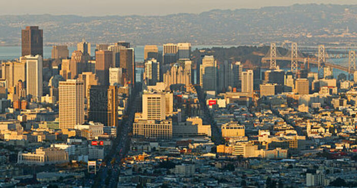 Сан Франциско е опустошен от силно земетресение едно от