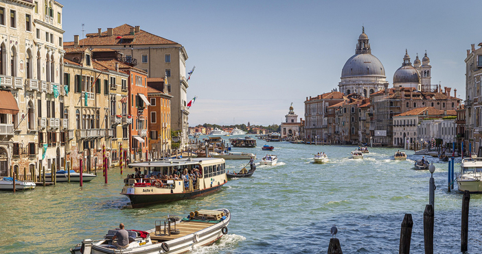 От днес посетителите на италианския град Венеция трябва да заплащат