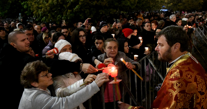Днес е Великден Възкресение Христово Този ден Господ е