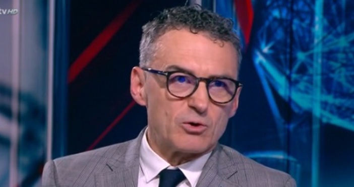 Той е пионер спасител и вижда в професията си мисия