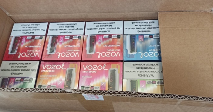 Близо 6000 контрабандни вейп цигари откриха митническите служители при проверка